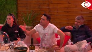 Debat mes banorëve dhe Kristit: Ke denigruar gjithë nënat!