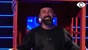 Telefonata e Visit me bashkëshorten/ Kupën e dua në Shkodër