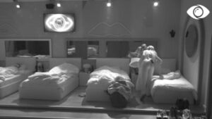 “Të puth pak?”/Kristi puth Keisin