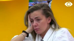 Olta përlotet: Më duket sikur po i’a nxjerr Kiarën me dorë jashtë!