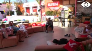 “Çfarë do akoma Kristi këtu?”, Luizi dhe Qetsori bisedojnë