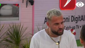 Luizi ia thotë në sy Kiarës: Sa shëmtuar dukesh kështu! 