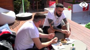 Jam çuditur nga loja e Oltës/ Elvisi: S'ka nevojë ta çojë veten në atë lloj loje