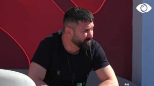 Olta është duke aktruar/ Visi bisedon me Luizin