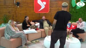 Nëse del Kristi do dal dhe unë/ Keisi bisedon me banorët 