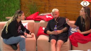 “Pse viktimizohesh?” Kiara debaton me Nitën