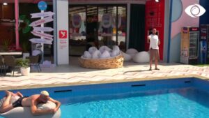 Qeveria po përgatit shkarkimin tënd/ Bledi ngacmon Kristin 