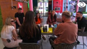 Banorët batuta për Dean si lider, Efi nis të kërkojë vota