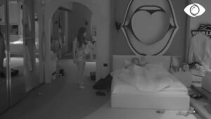 Efi i kërkon Luizit të bisedojnë, ai refuzon: Nesër!