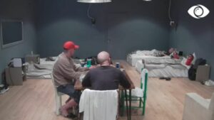 “Janë 6 persona të lodhur”/ ‘Të burgosurit’ komentojnë banorët e tjerë