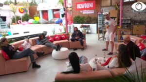 “Pastro dhomën”/ Ronaldo- Luizit: Kush je ti të më urdhërosh?