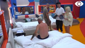 Luizi ik!/ Protestë kundër kryeministrit: Duam gjumin e mëngjesit