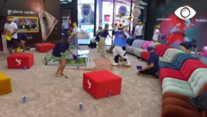 Zarf/ Me sy mbyllur, banorët duhet të mbushin çantat me produktet Pascual