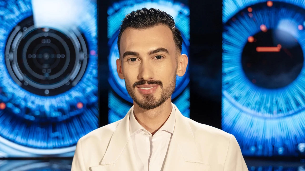 “Do të dal me fitore”/ Kristi Lamaj zyrtarisht pjesë e “Big Brother VIP 5”, hyn duke kënduar në studio këngën hit “Dridhe moj bajame”