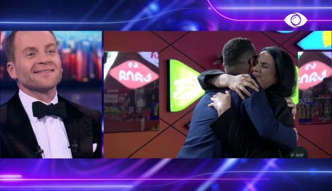 Emocione në studio, Stenaldo rrëfen vështirësitë pasi humbi shikimin, surprizohet nga mamaja e tij