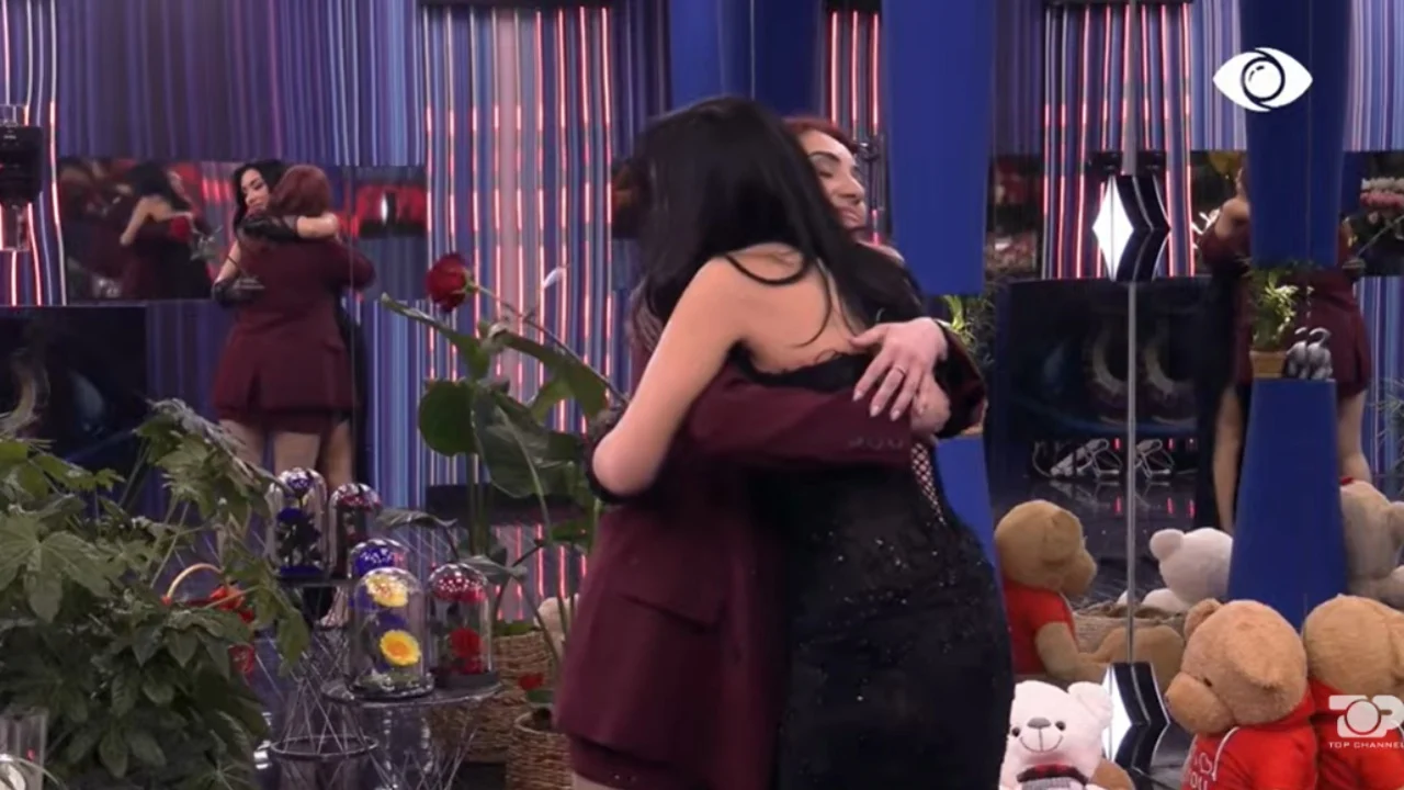 Pas rrëfimit prekës të historisë së jetës, Stelina surprizohet nga motra e saj