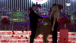 “Më jep vetëm një mundësi”, Mateo i organizon surprizë romantike Brikenës, ja si i përgjigjet ajo