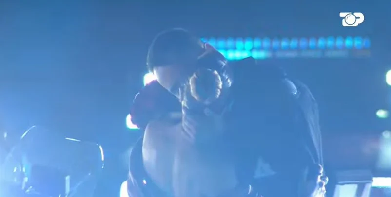 Keijsi surprizon Inën, mes dhjetëra motorësh e me një buqetë të madhe me trëndafila, ish-banori: Lulet i ka nga mami dhe vëllai i saj