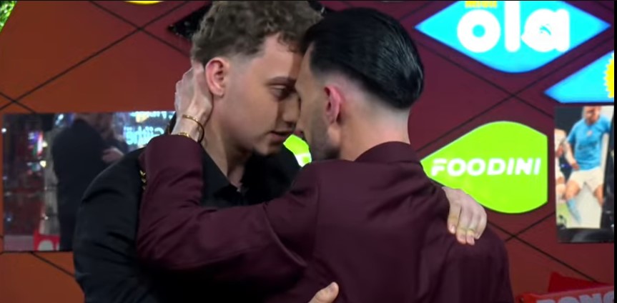 Kristi shpërthen në lot, dy vëllezërit i bëjnë surprizën që e papritur