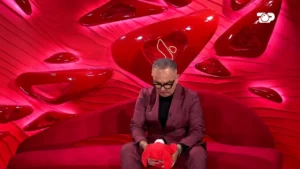 “Nëna ndërroi jetë nga kanceri”/ Banorët në lot, Artani rrëfen linjën prekëse të jetës: Takova vëllanë pas 23 vitesh, më tha s’të njoh