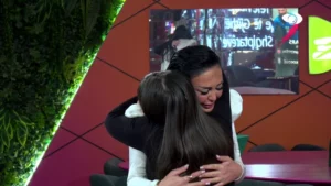 Surprizë e veçantë për Edisën, banorja përlotet kur takon motrën e saj të vogël: Është lulja e jetës sonë