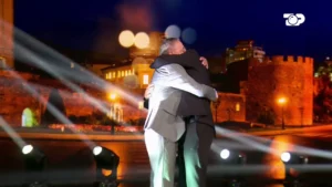 Surprizë emocionuese për Mateon, finalisti takohet me babanë e tij në studio: Dasmën e madhe do e bëjmë në…
